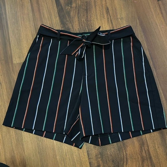 Banana Republic Pants - NWT Banana Republic 5” High Rise Navy Stripe Chino Dressy Shorts w/ Belt Size 6